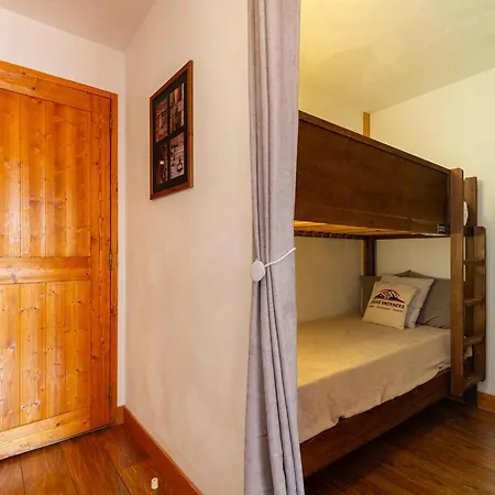 Appartement T2 Cabine, 4 Couchages Avec Piscine Chauffée Et Parking En Bord De Pistes - Fr-1-296-527 *