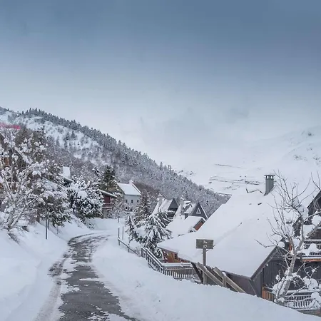 T2 Cabine, 4 Couchages Avec Piscine Chauffée Et Parking En Bord De Pistes - Fr-1-296-527 Cadeilhan-Trachere