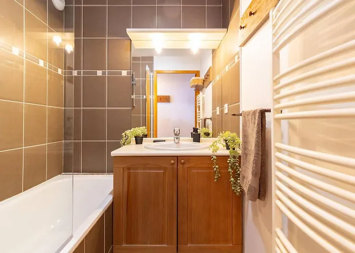 T2 4 Pers Avec Piscine Chauffee Au Pied Des Pistes - Fr-1-296-527 * Saint-Lary-Soulan